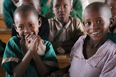 Esiteti-Primary-pupils-in-a-classroom