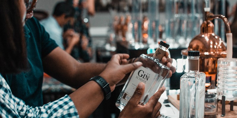 Craft-gin-school-opens-in-Johannesburg-800×400