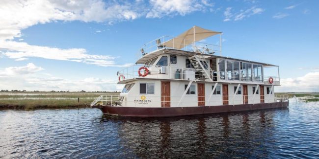 pangolinvoyagerhouseboat041