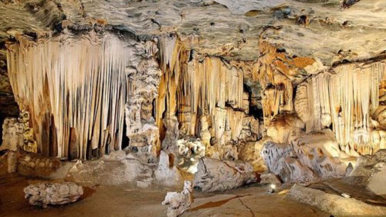 cango-caves-1